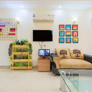 O Crystal Residency Hotel