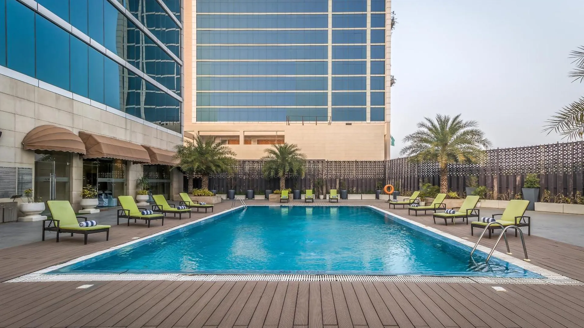 Golden Suites Gurgaon Inde Hotels